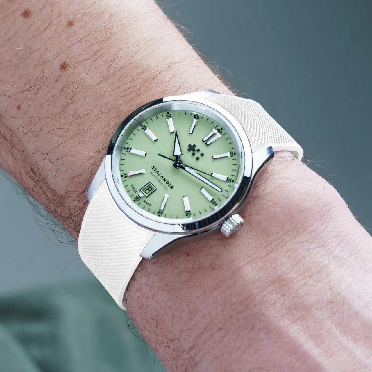 Christopher Ward C63 Sealander Automatic Pistachio C6339ADA4S00V0RW detay görseli 1