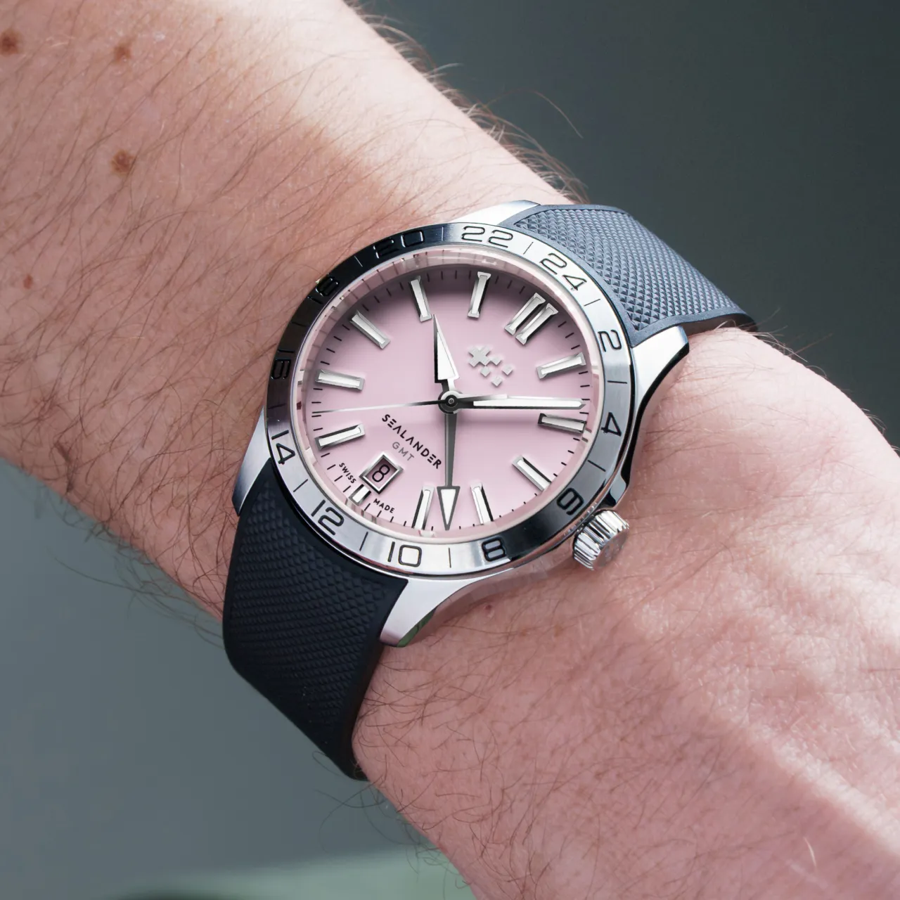 Christopher Ward C63 Sealander GMT Otomatik Pink C6339AGM4S00P0RK detay görseli 1