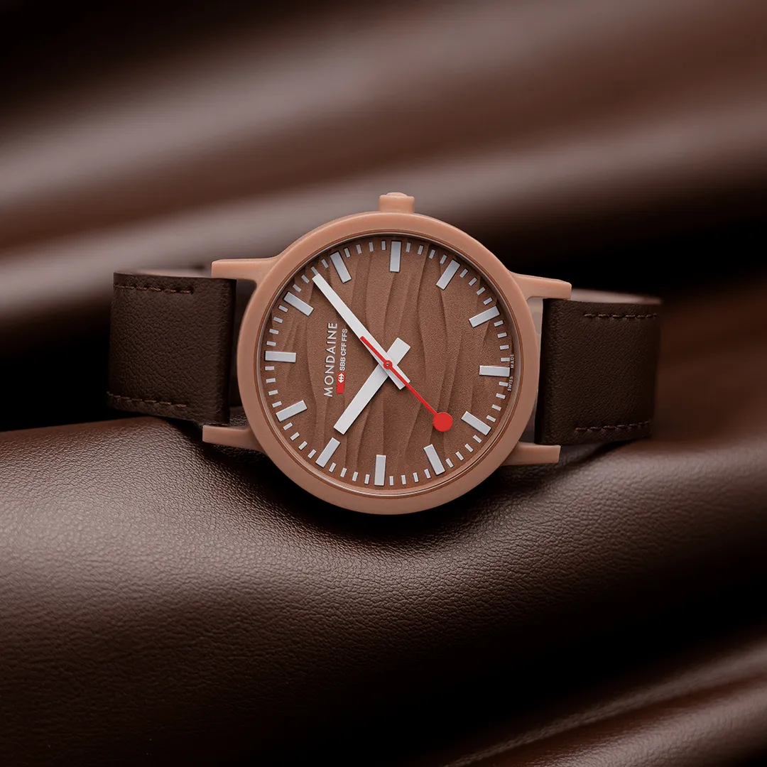 Mondaine Essence Mocha Mousse MS141170LTV detay görseli 1