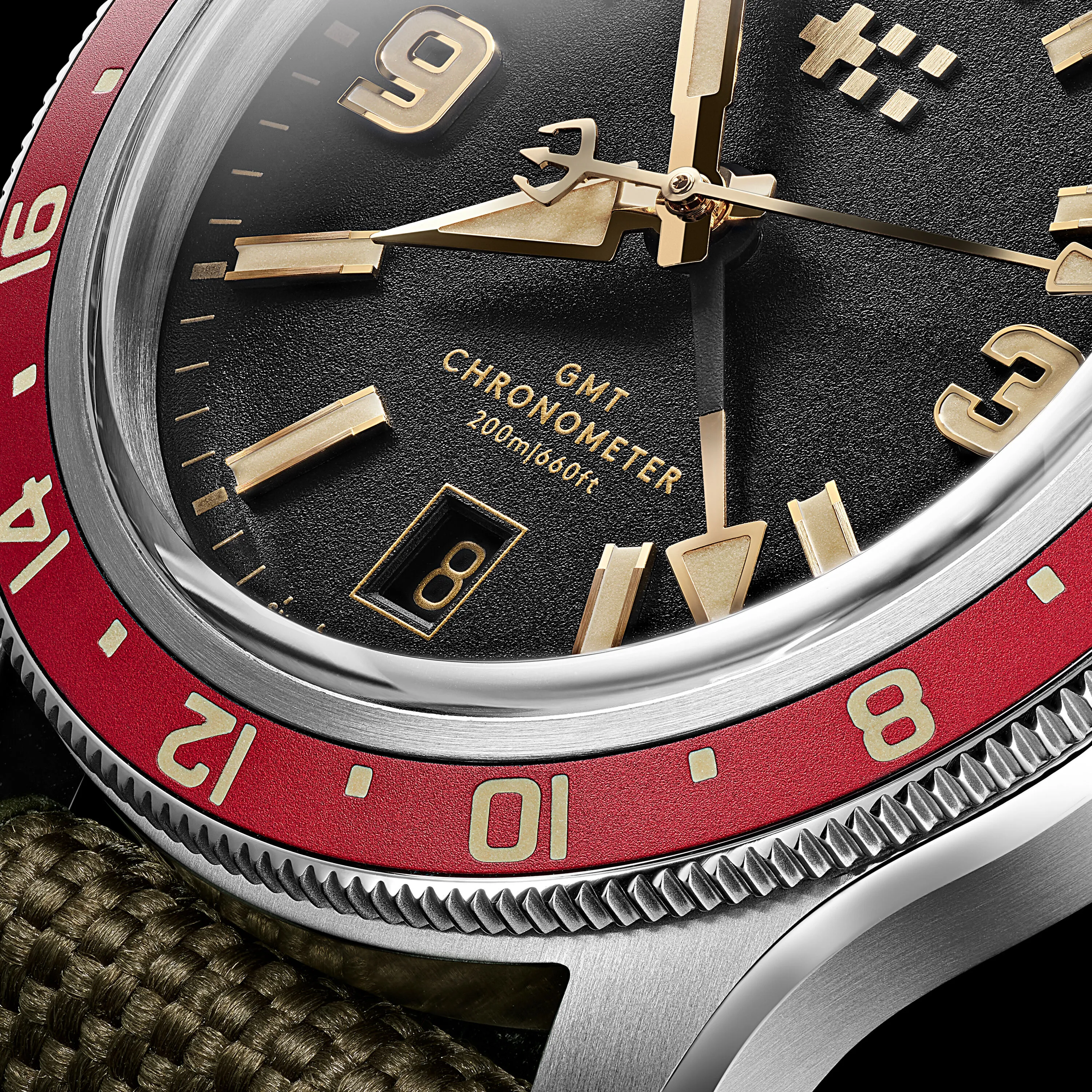 Christopher Ward C60 Trident Biscay GMT Otomatik Siyah Kırmızı C6039AGM1S0RK0B0 detay görseli 3
