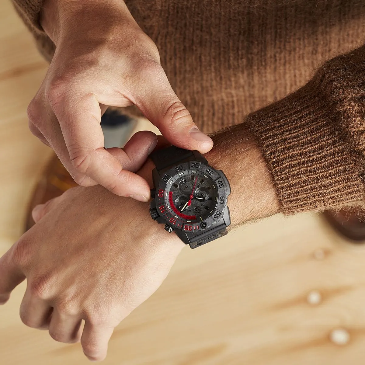 Luminox Navy SEAL Chronograph XS3581EY detay görseli 4