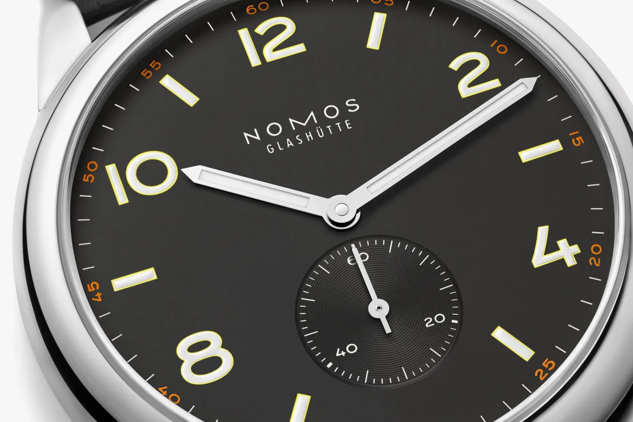 NOMOS Glashütte Club 38 Ruthenium 770GB detay görseli 2
