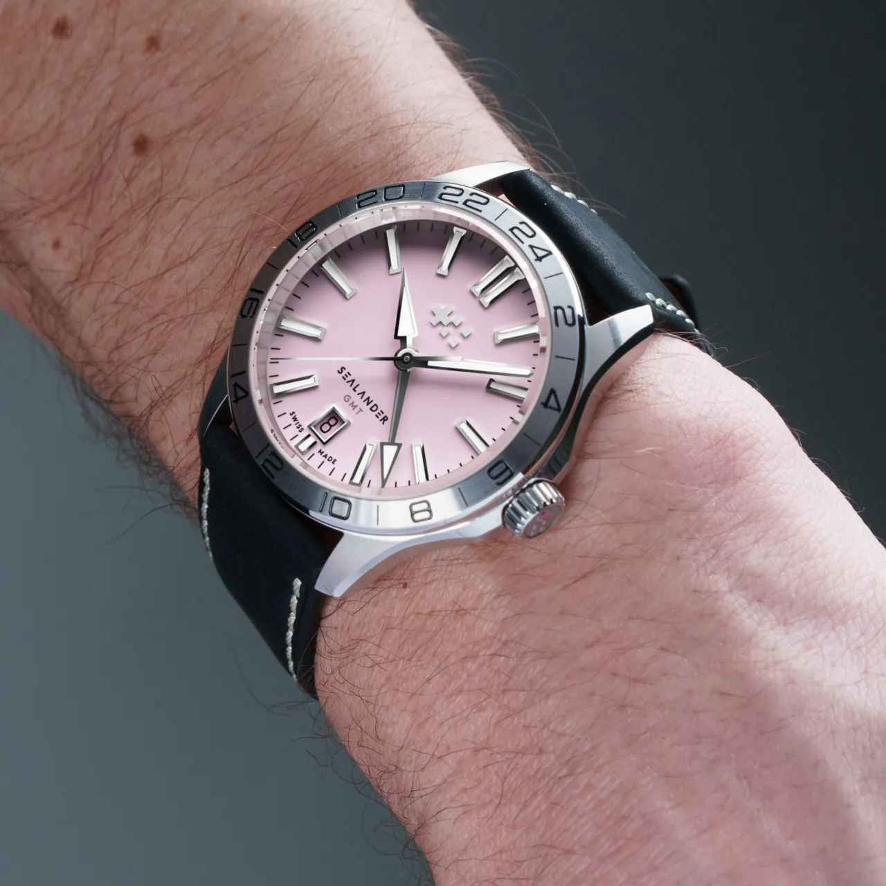 Christopher Ward C63 Sealander GMT Otomatik Pink C6339AGM4S00P0VK detay görseli 1