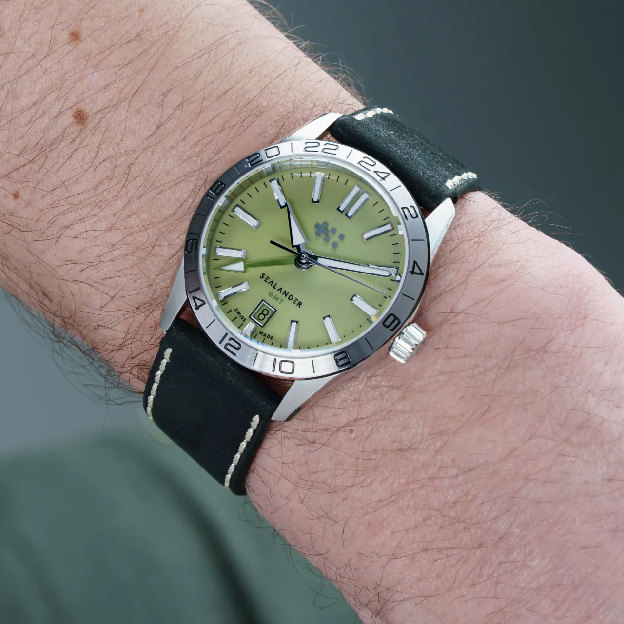 Christopher Ward C63 Sealander GMT Otomatik Pistachio C6339AGM4S00V0VK detay görseli 1
