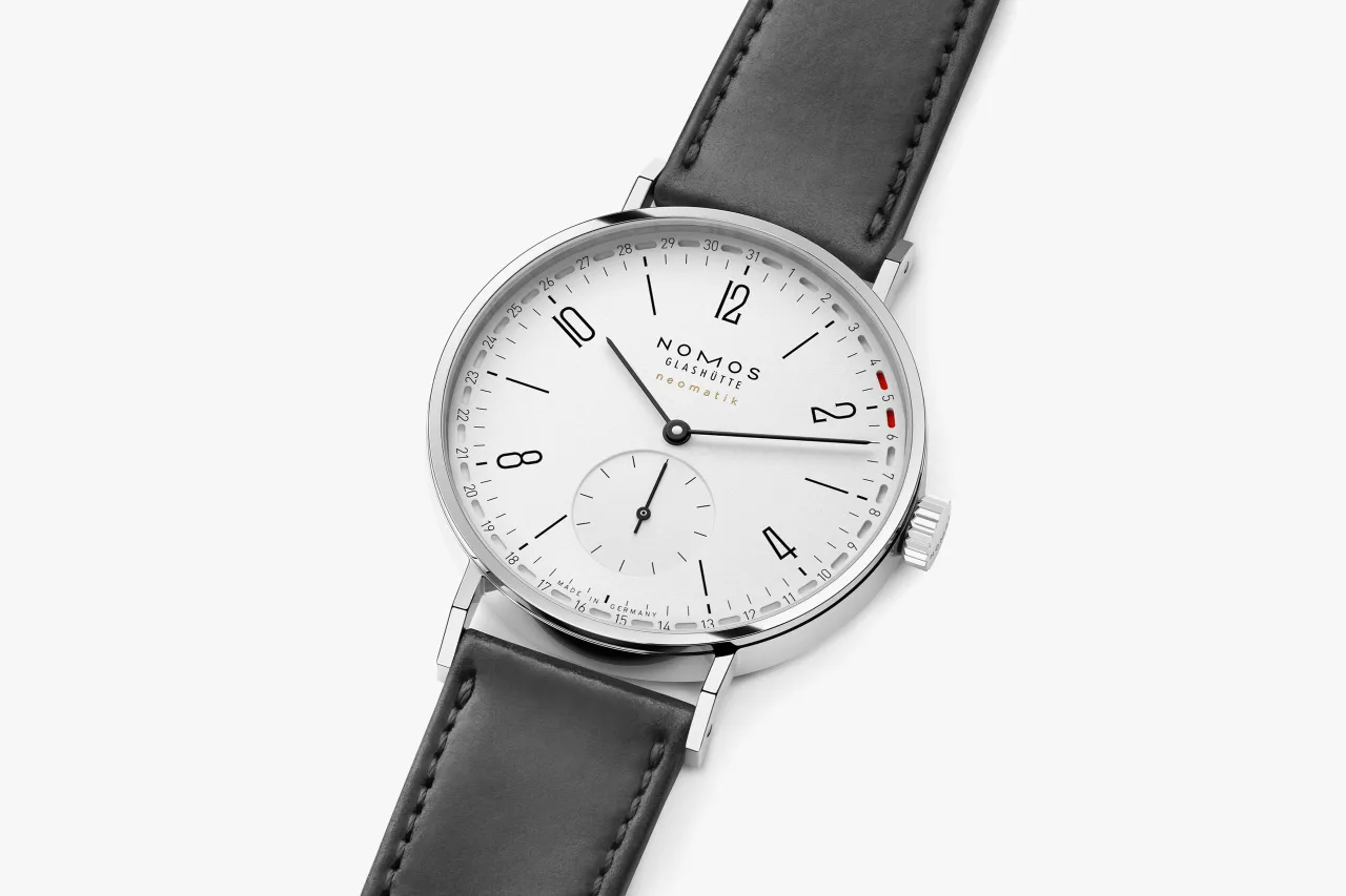 NOMOS Glashütte Tangente Neomatik 38 Update Otomatik 147 detay görseli 2
