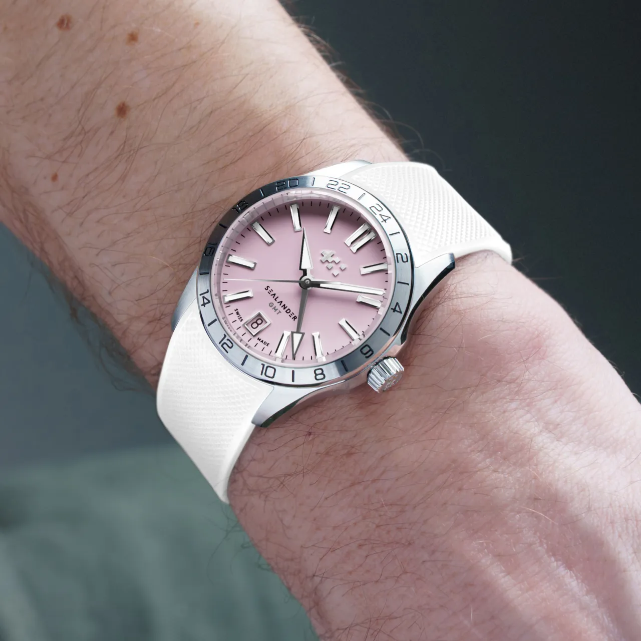 Christopher Ward C63 Sealander GMT Otomatik Pink C6336AGM4S00P0RW detay görseli 1