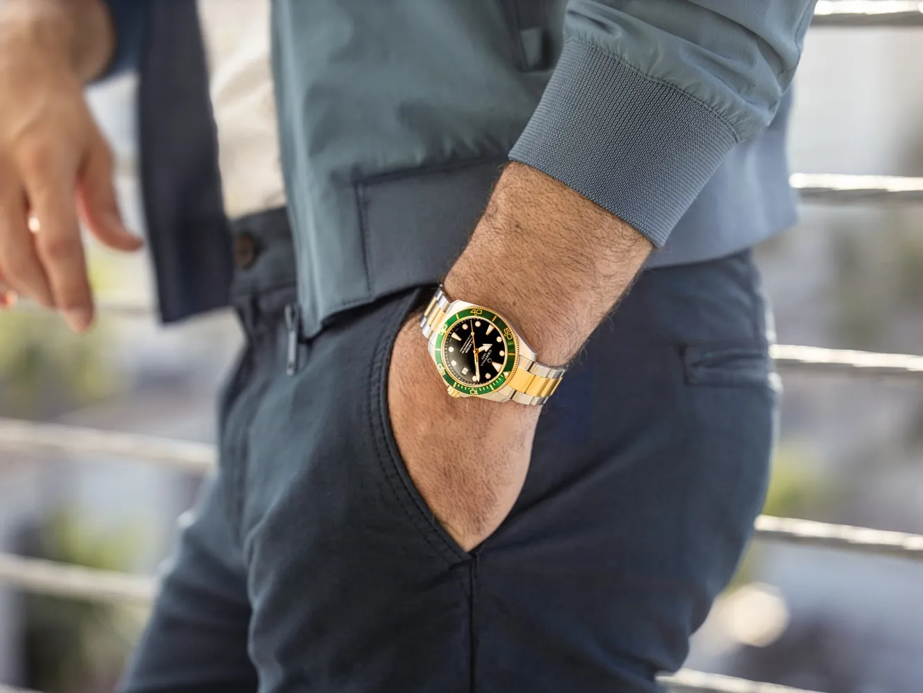 Certina DS Action Diver 38mm Powermatic 80 Otomatik Siyah C0328072205101 detay görseli 3