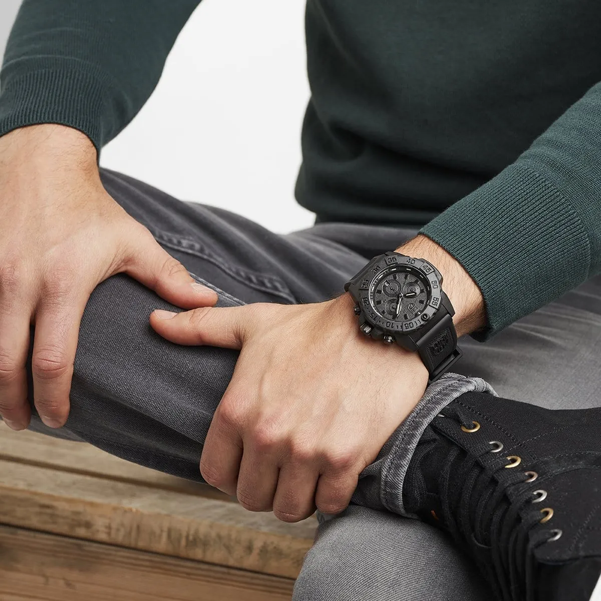 Luminox Navy SEAL Chronograph Blackout XS3581BO detay görseli 4