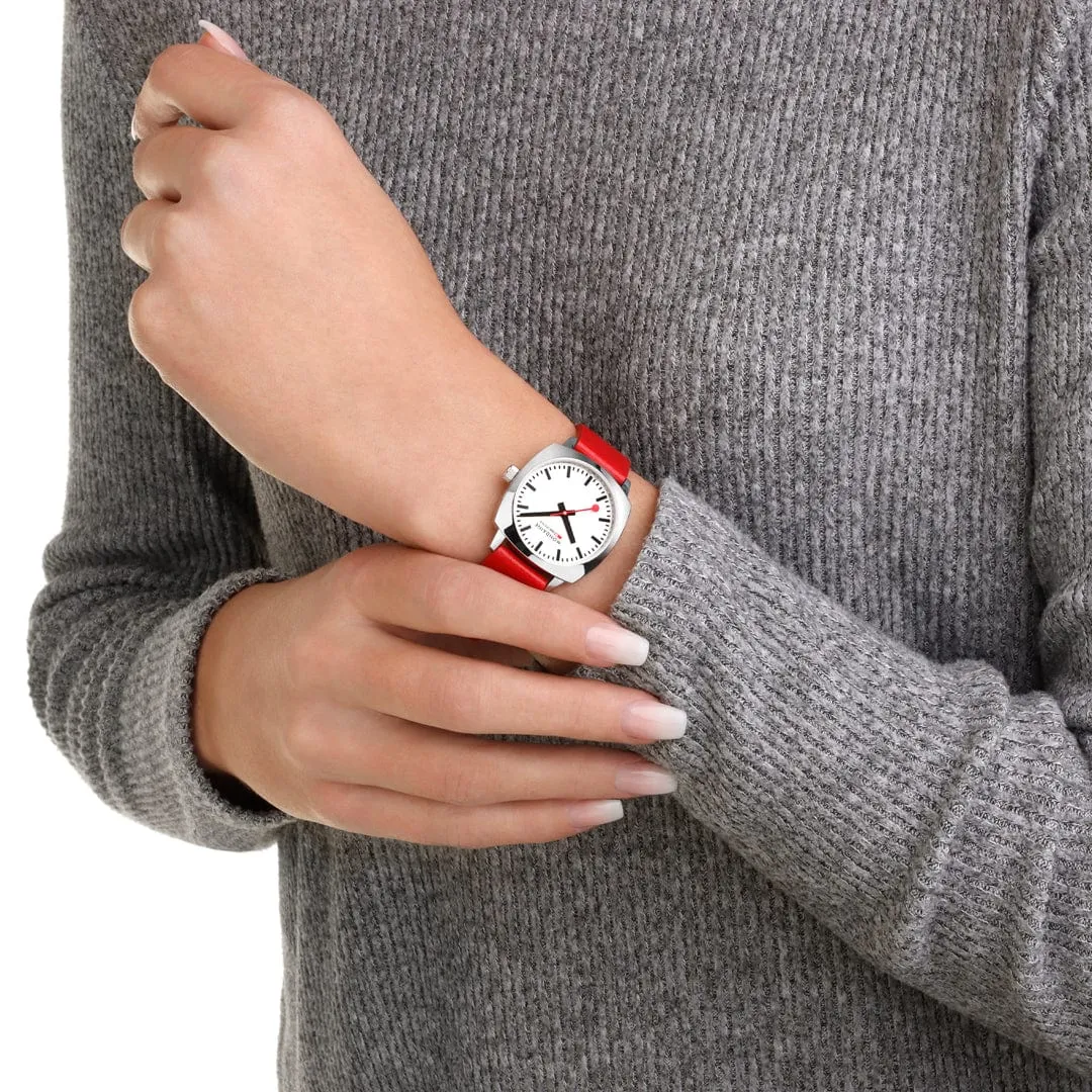 Mondaine Petite Cushion Red MSL31110LCV detay görseli 2