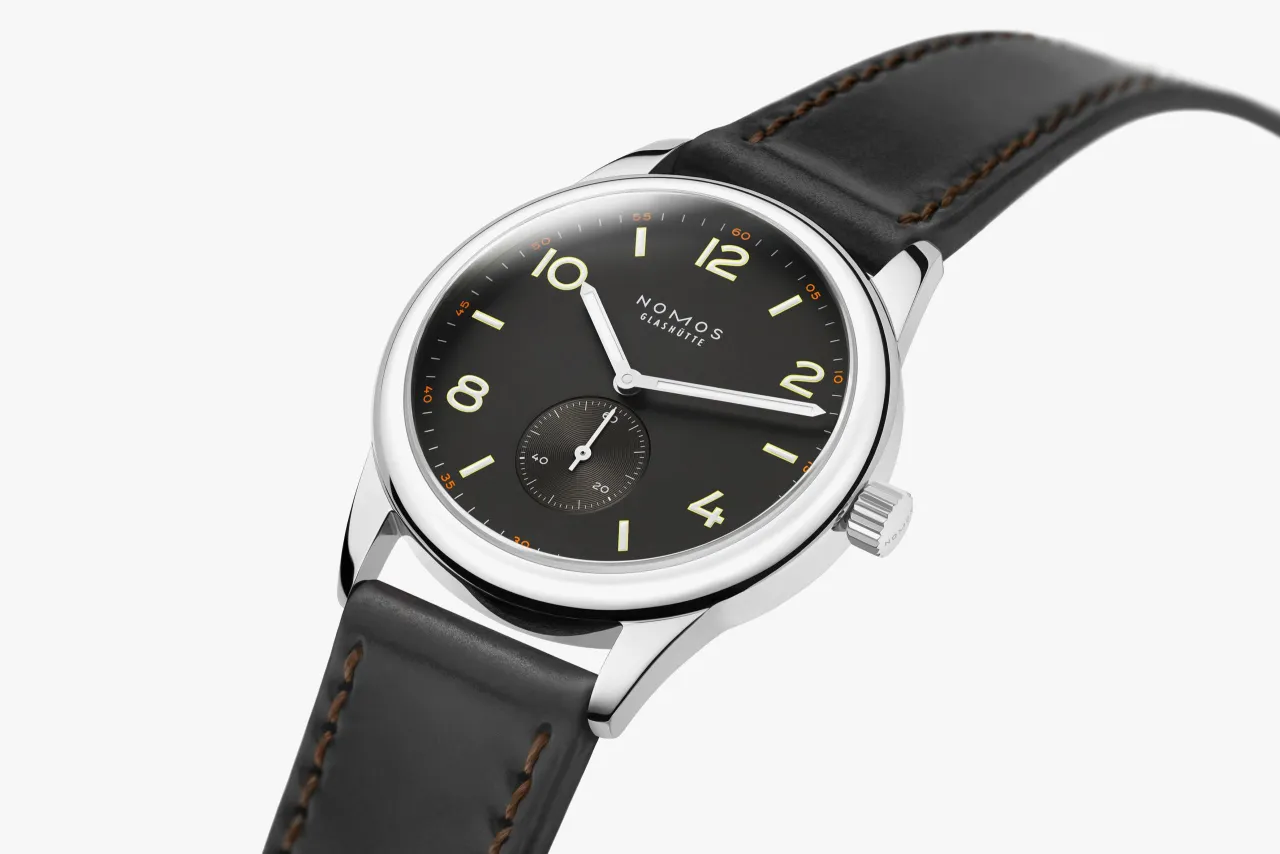 NOMOS Glashütte Club 38 Ruthenium 770GB detay görseli 3