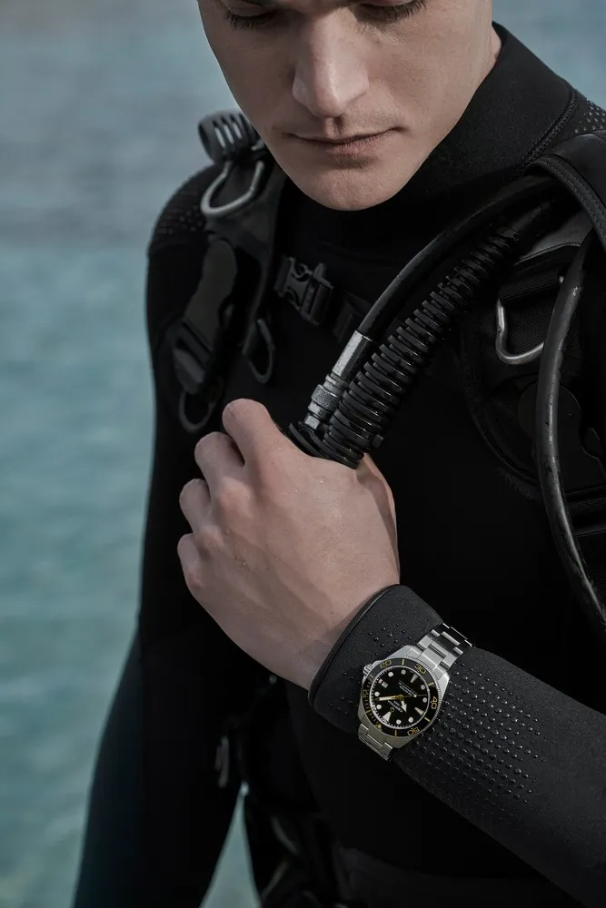 Certina DS Action Diver 40.5mm Powermatic 80 Otomatik Siyah C0484071105101 detay görseli 5