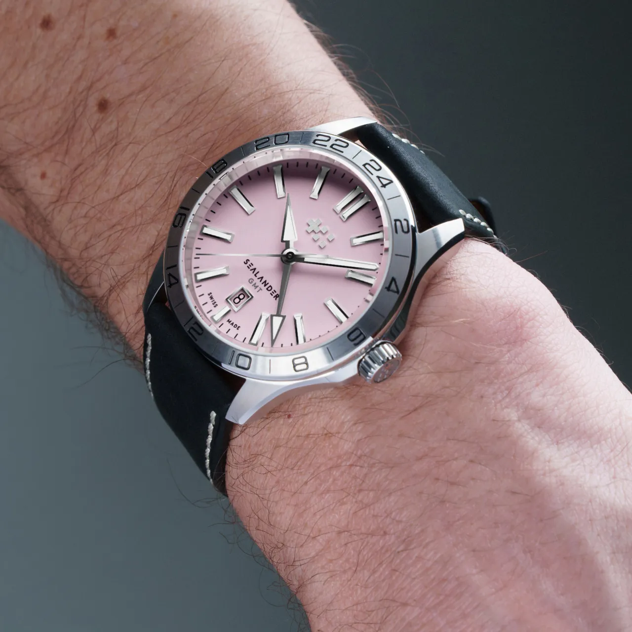 Christopher Ward C63 Sealander GMT Otomatik Pink C6342AGM4S00P0VK detay görseli 1