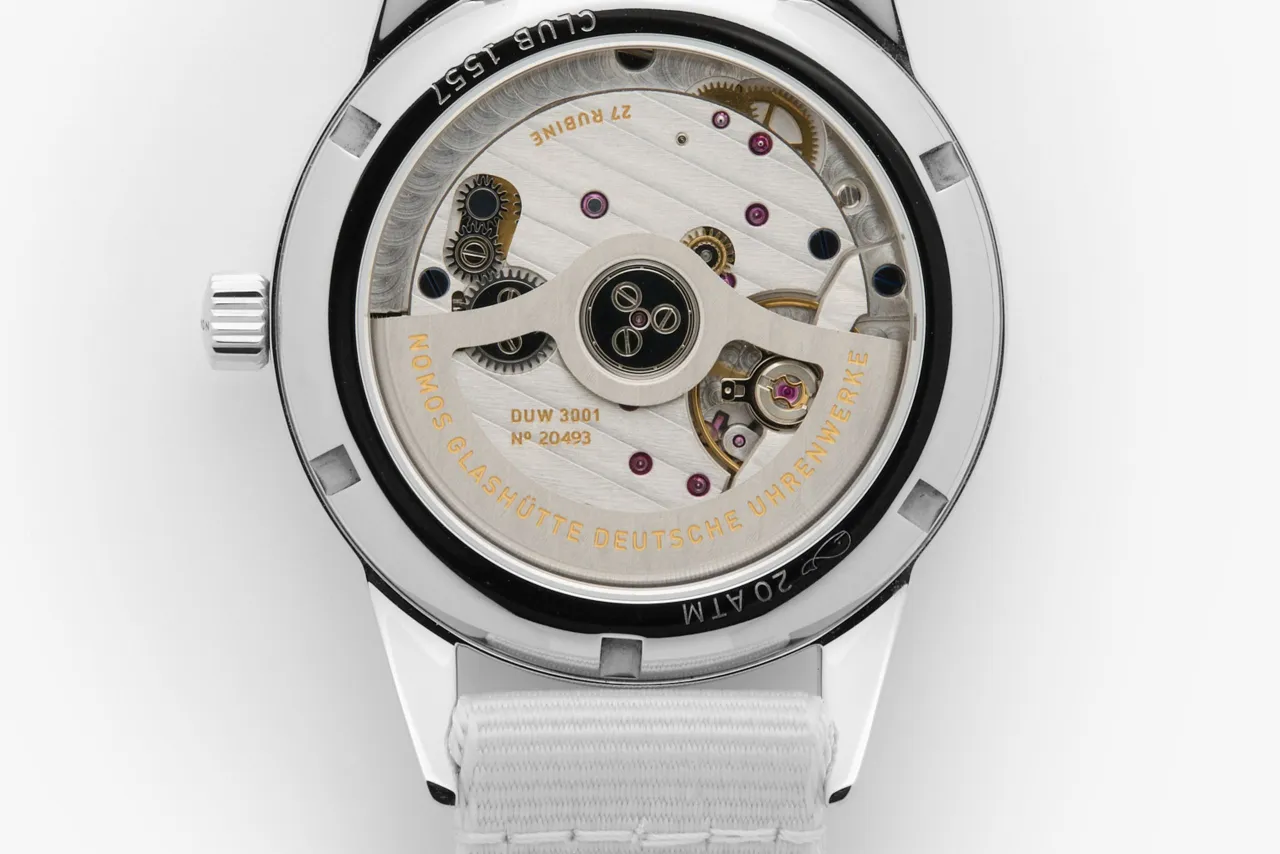 NOMOS Glashütte Club Neomatik Siren White Otomatik 7442 detay görseli 4