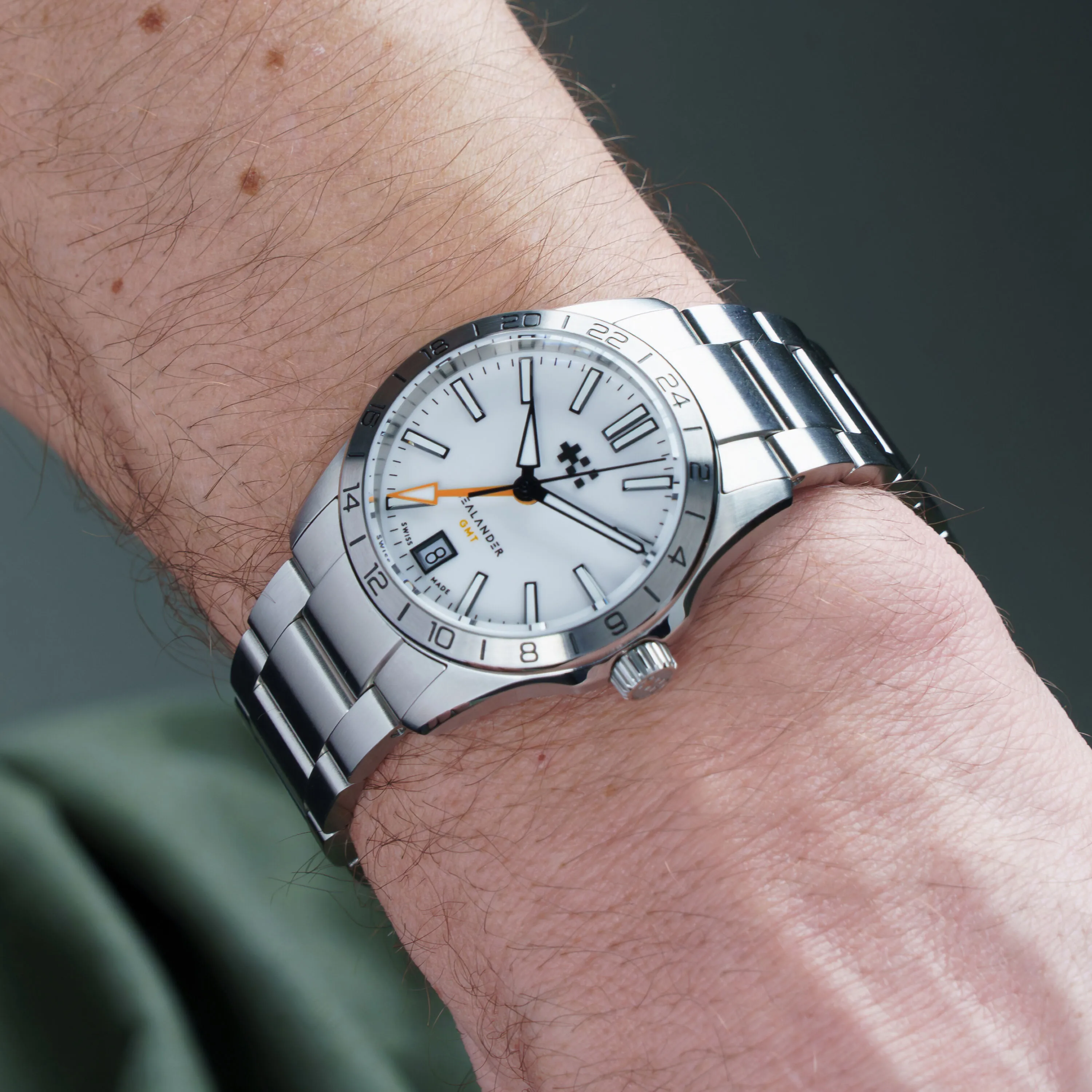 Christopher Ward C63 Sealander GMT Otomatik Beyaz C6336AGM4S00W0B0 detay görseli 1