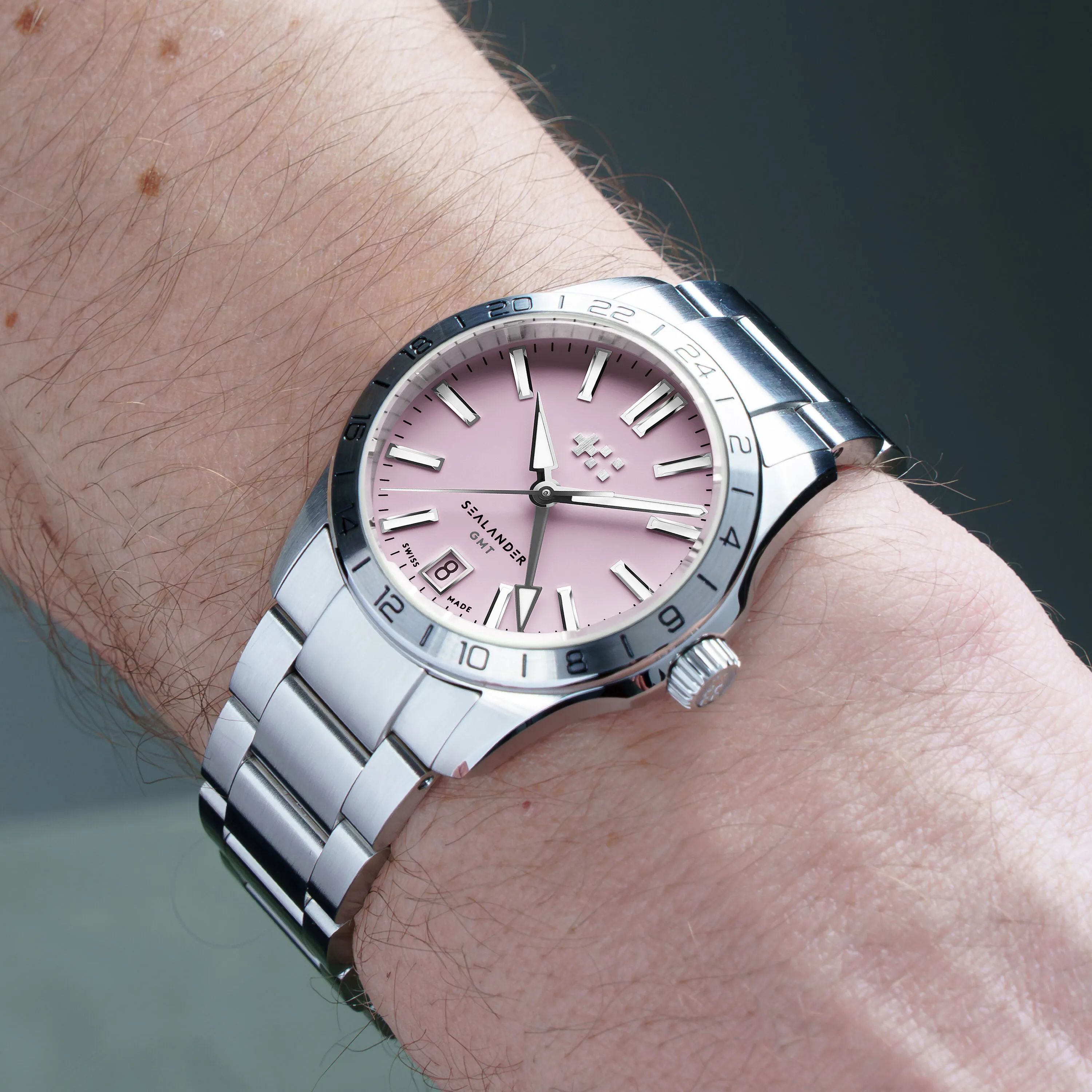 Christopher Ward C63 Sealander GMT Otomatik Pembe C6336AGM4S00P0B0 detay görseli 1