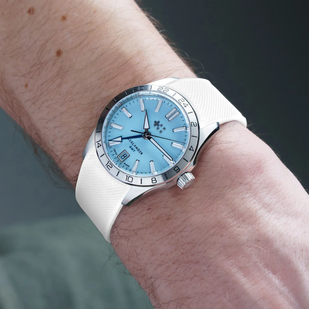 Christopher Ward C63 Sealander GMT Otomatik Sky Blue C6336AGM4S00B0RW detay görseli 1