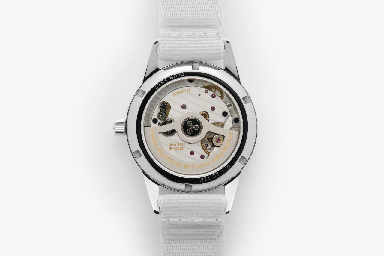 NOMOS Glashütte Club Neomatik Siren White Otomatik 7442 detay görseli 3