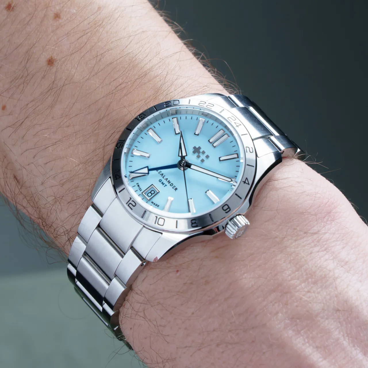 Christopher Ward C63 Sealander GMT Otomatik Sky Blue C6336AGM4S00B0B0 detay görseli 1
